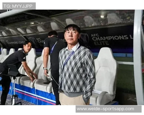 蔚山现代主帅申台龙上任仅65天即遭解职球队战绩不佳引发关注 蔚山现代主帅申台龙上任仅65天即遭解职球队战绩不佳引发关注