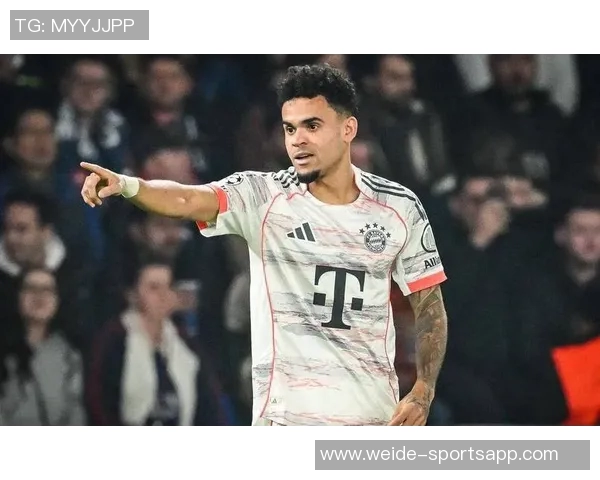 迪亚斯闪耀巴黎赛场双响入账赛季数据惊人17场11球5助助力球队争冠